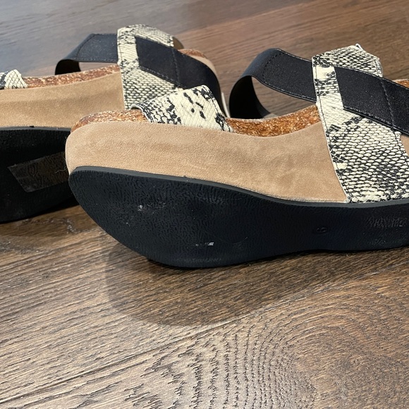 Pierre Dumas wedge - Picture 5 of 5